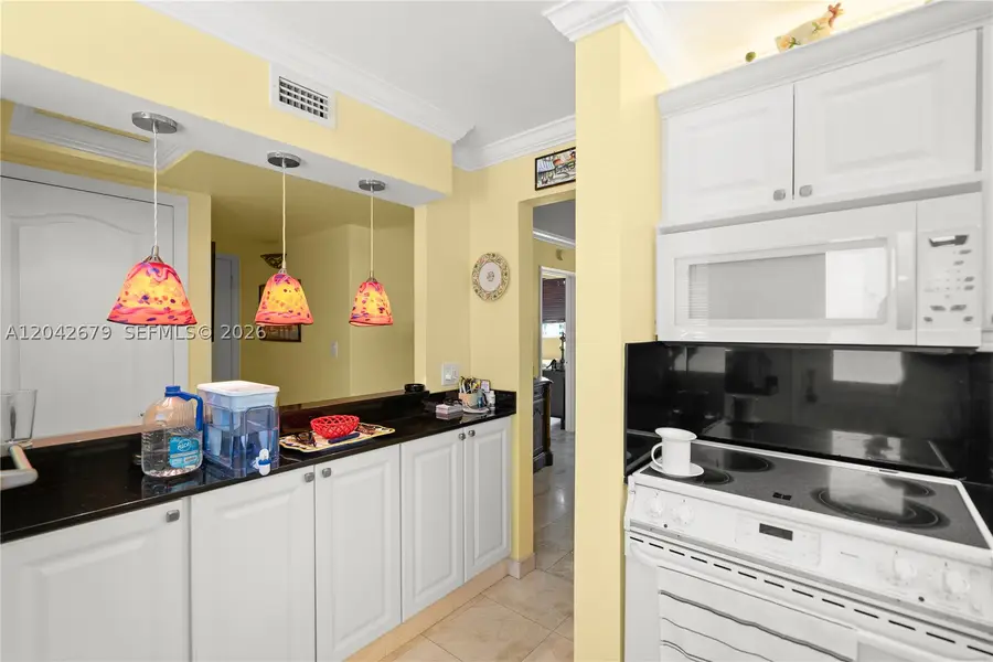 2851 Leonard Dr #J210, Aventura, FL 33160 - #3