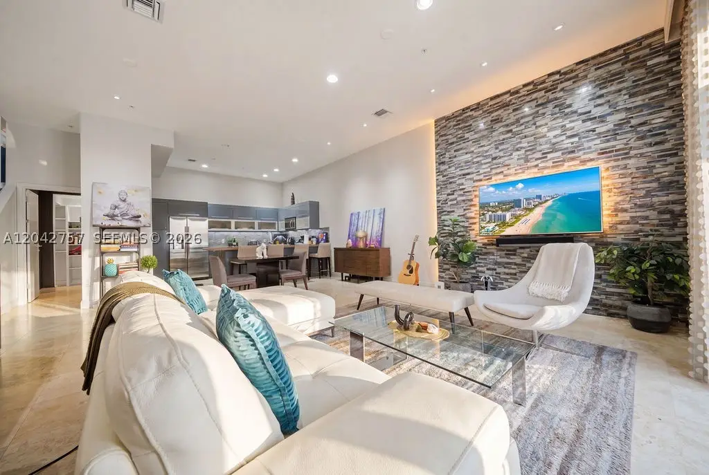 710 NE 3rd Ave, Fort Lauderdale, FL 33304 - #1