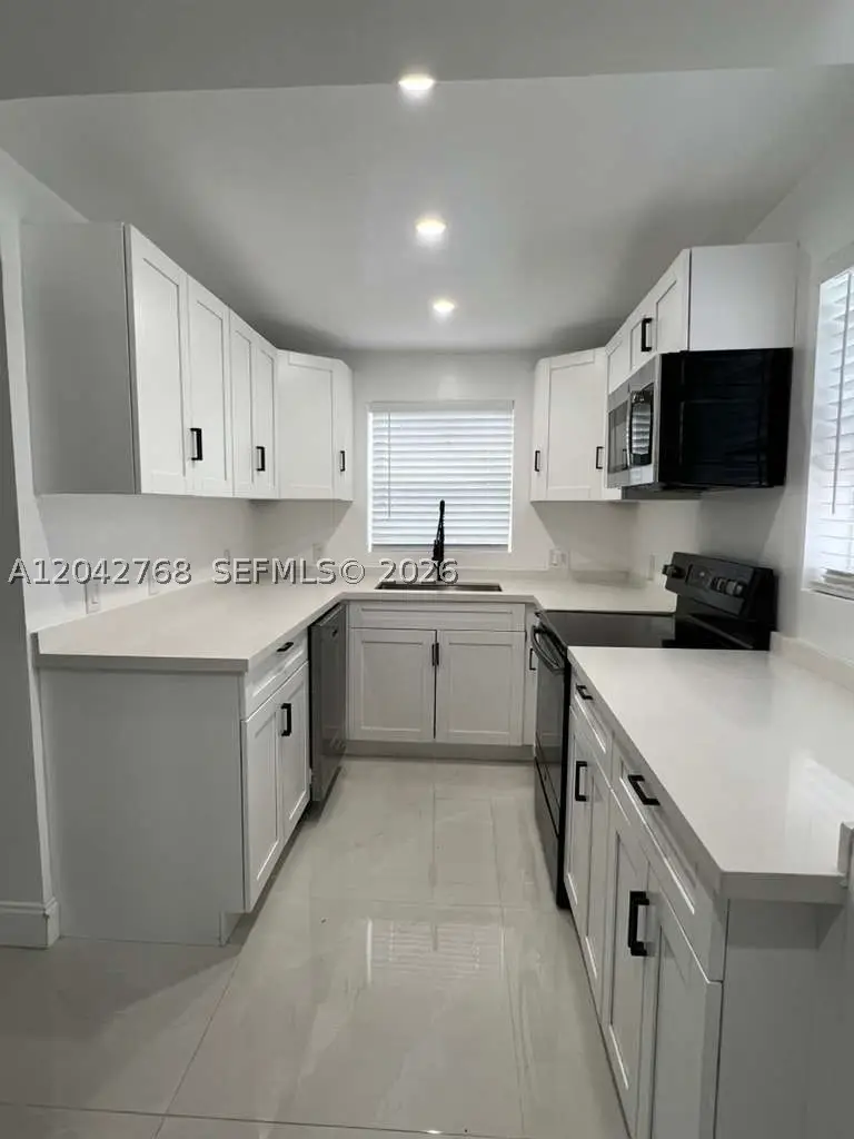 2850 NW 7th St, Fort Lauderdale, FL 33311 - #2