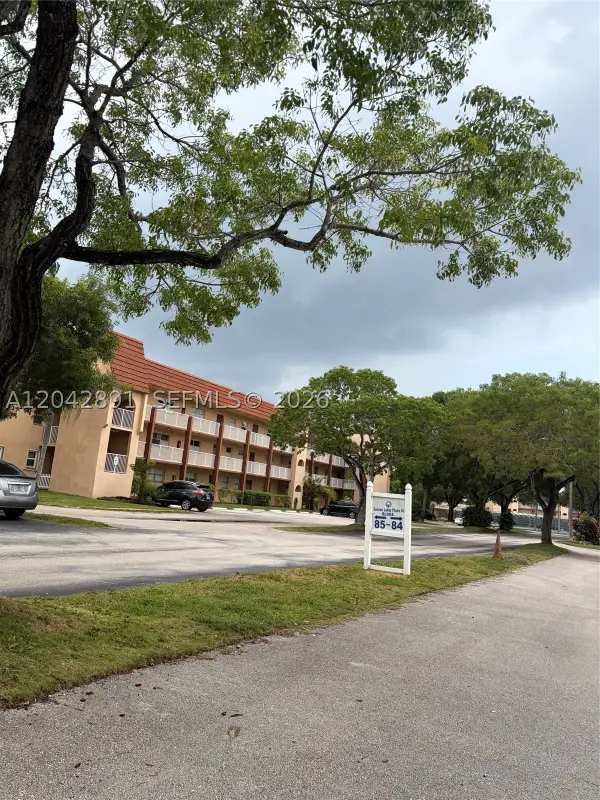 2741 N Pine Island Rd #109, Sunrise, FL 33322
