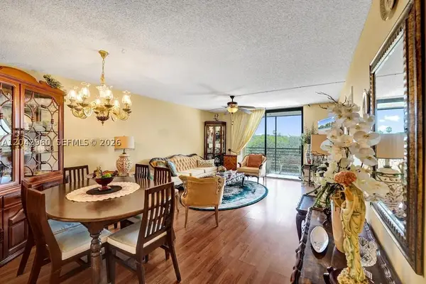 1000 Colony Point Cir #422, Pembroke Pines, FL 33026