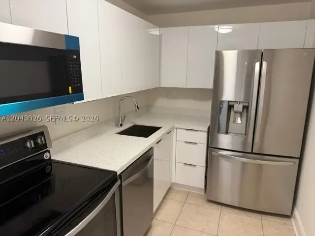 8405 NW 8th St #303, Miami, FL 33126 - #1