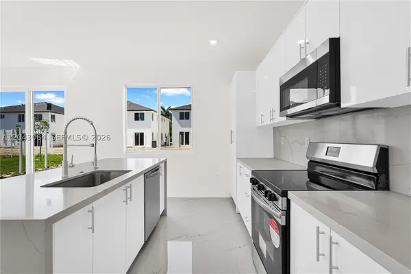 22555 SW 125th Ave #13A, Miami, FL 33170
