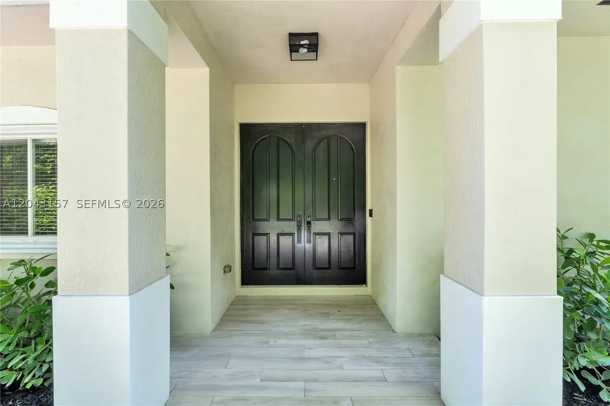 720 S Old Nob Hill Rd, Plantation, FL 33324 - #1