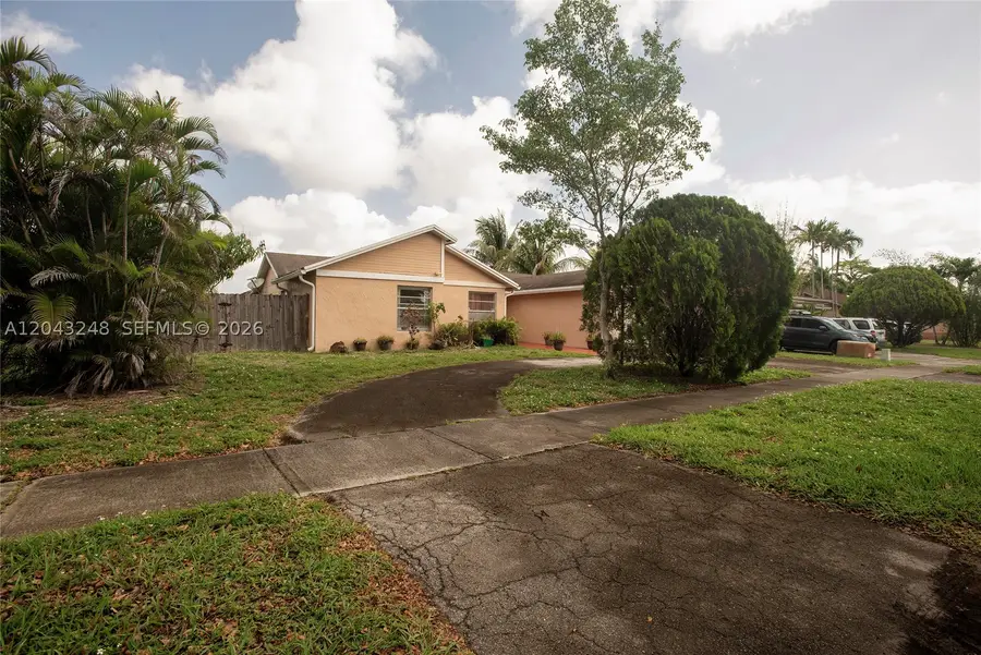 5889 NW 198th Ter, Hialeah, FL 33015 - #2