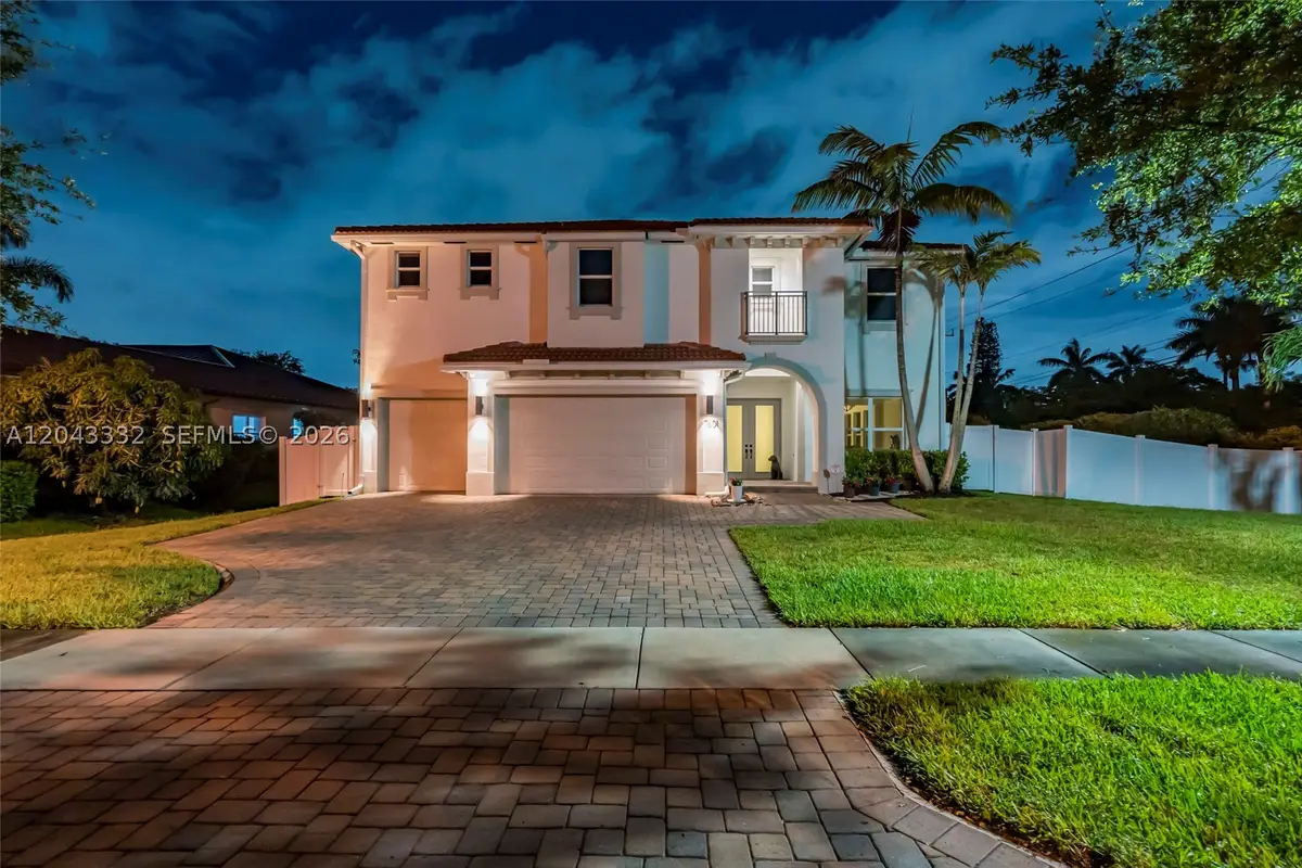 7601 Cavalia Dr, Davie, FL 33328 - #1
