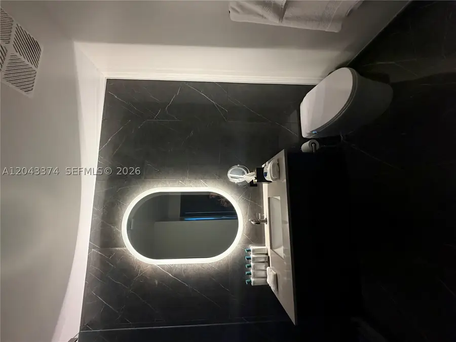 20 NE 11 St #5303, Miami, FL 33132 - #3