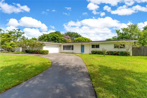 8255 SW 134th St, Pinecrest, FL 33156