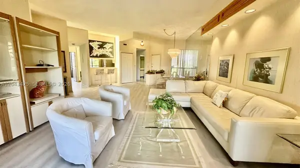 7472 La Paz Blvd #301, Boca Raton, FL 33433