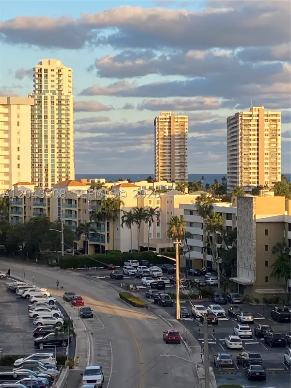 401 Golden Isles Dr #813, Hallandale Beach, FL 33009