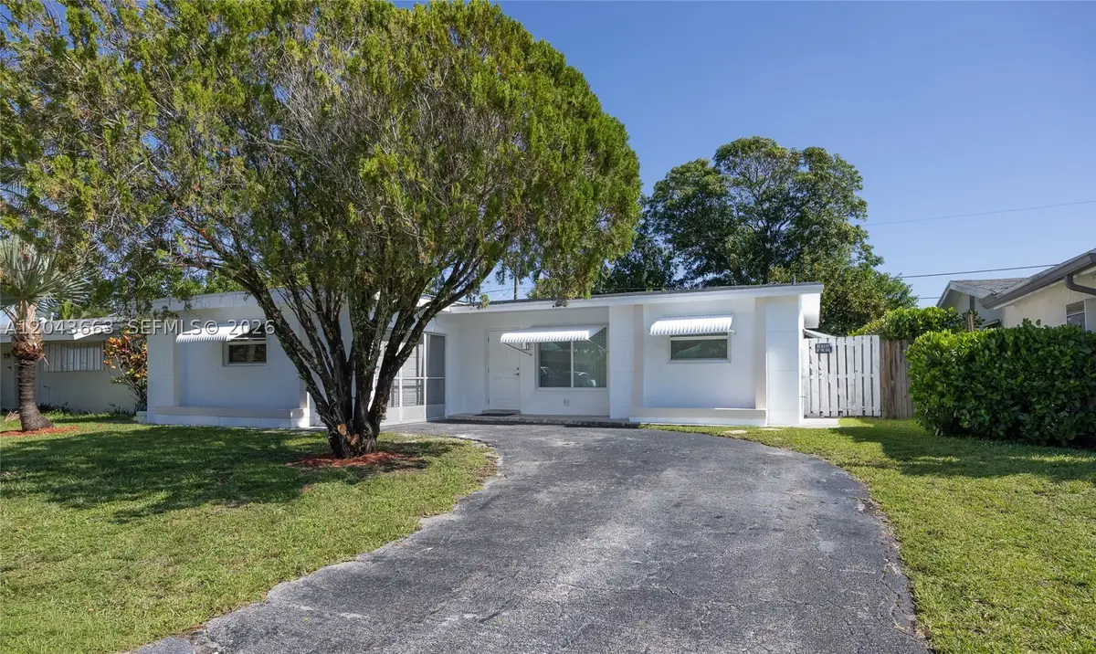 8571 NW 27th Pl, Sunrise, FL 33322 - #1