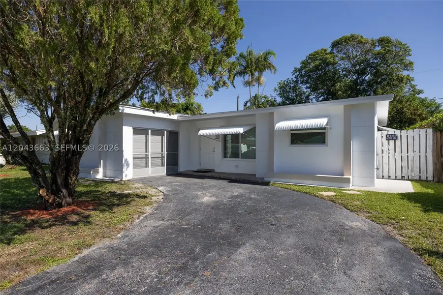 8571 NW 27th Pl, Sunrise, FL 33322 - #3
