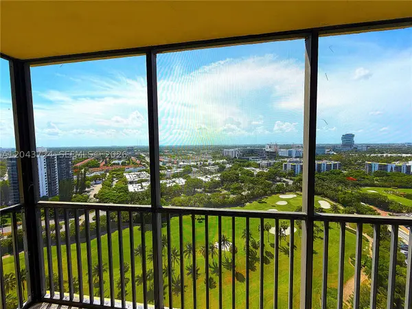 20335 W Country Club Dr #2210, Aventura, FL 33180