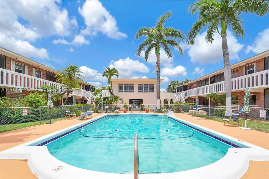160 NE 8th Ave #27A, Hallandale Beach, FL 33009 - #3
