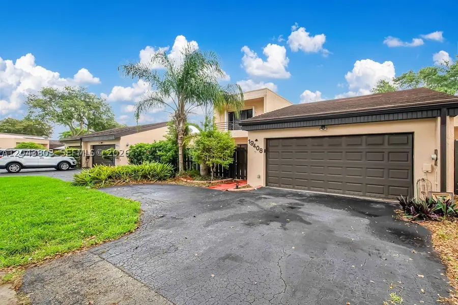 19408 W Lake Dr, Hialeah, FL 33015 - #2