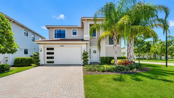7349 Stella Ln, Lake Worth, FL 33463