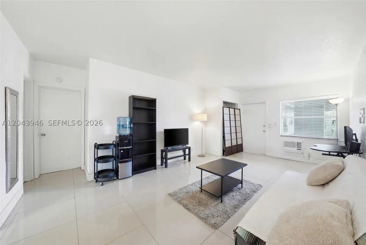 1100 NE 9th Ave #105, Fort Lauderdale, FL 33304 - #1