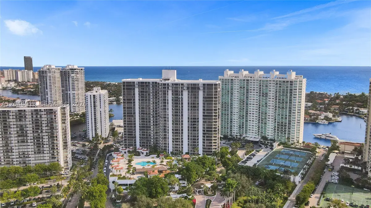 20281 E Country Club Dr #407, Aventura, FL 33180 - #1