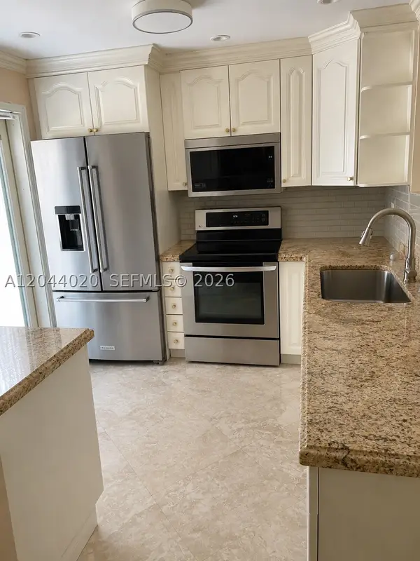 219 NE 14th Ave #306, Hallandale Beach, FL 33009