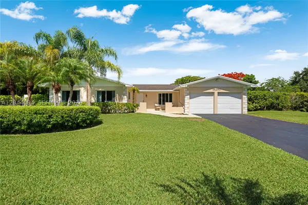18250 SW 88th Pl, Palmetto Bay, FL 33157