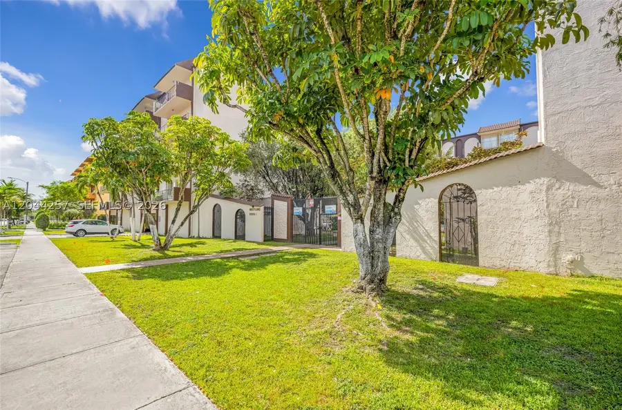1950 W 54th St #206, Hialeah, FL 33012 - #3