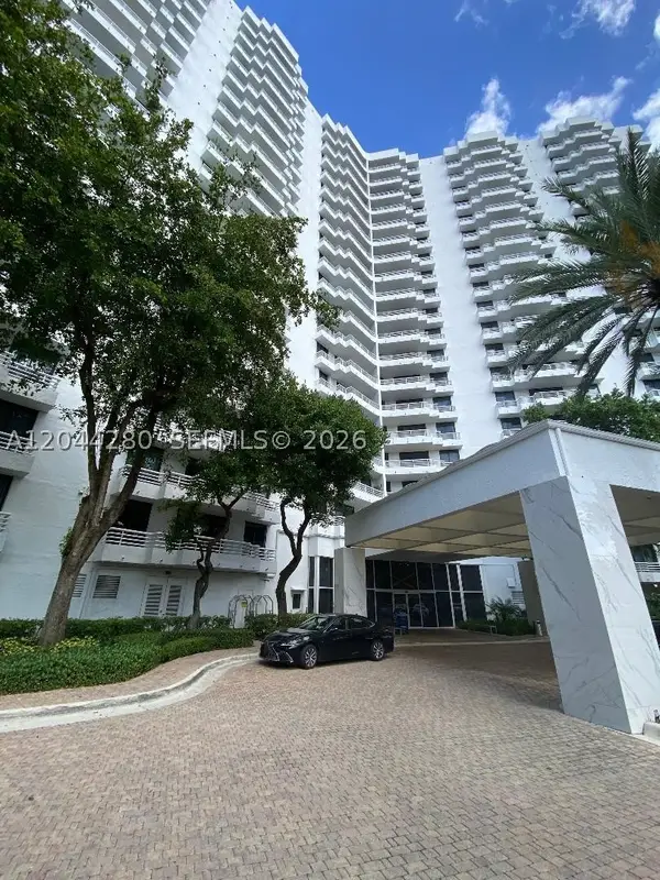 3300 NE 192nd St #612, Aventura, FL 33180