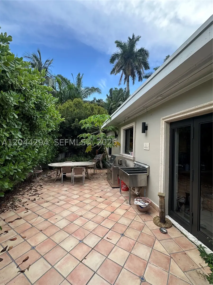 1338 N Venetian Way, Miami Beach, FL 33139 - #3