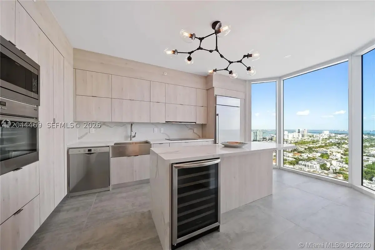 300 S Pointe Dr #3604, Miami Beach, FL 33139 - #1