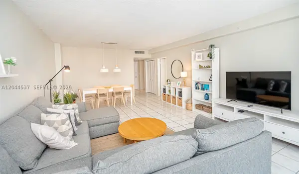 5601 Collins Ave #1517, Miami Beach, FL 33140