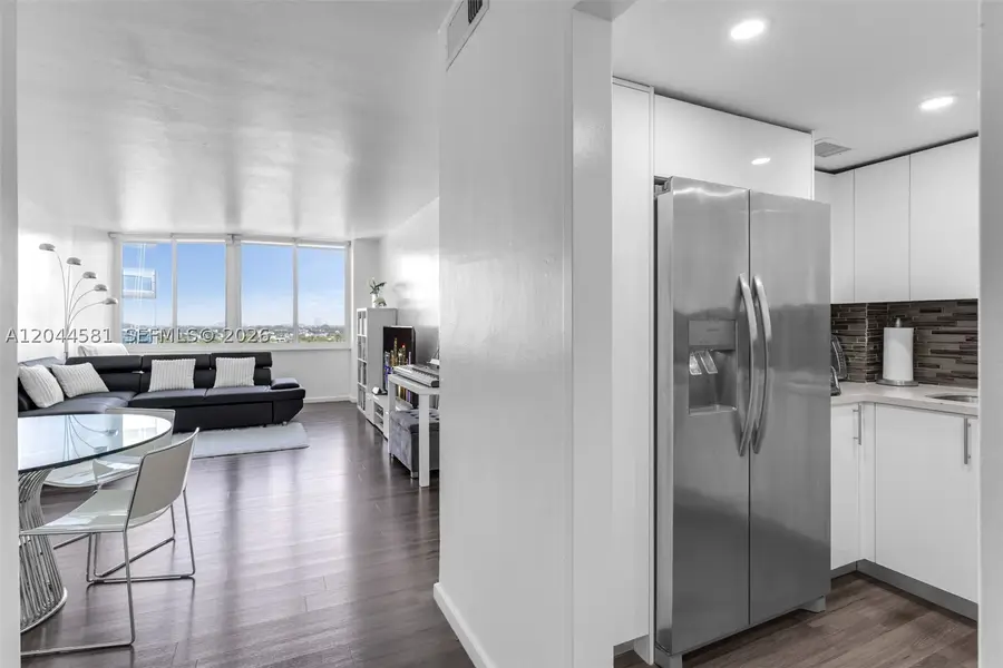 7441 Wayne Ave #10H, Miami Beach, FL 33141 - #3