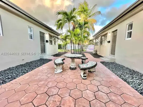 1925 Dewey St, Hollywood, FL 33020