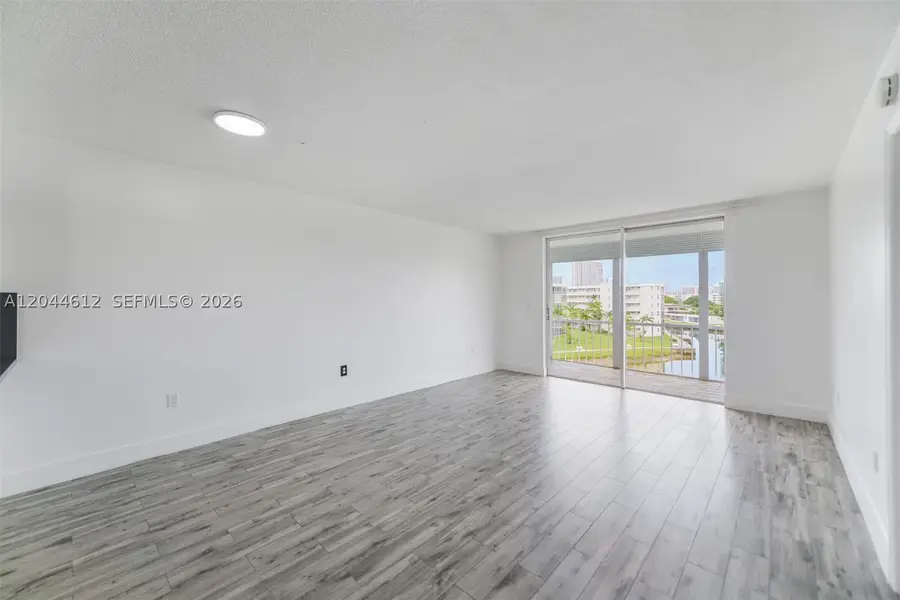2851 Leonard Dr #J505, Aventura, FL 33160 - #2