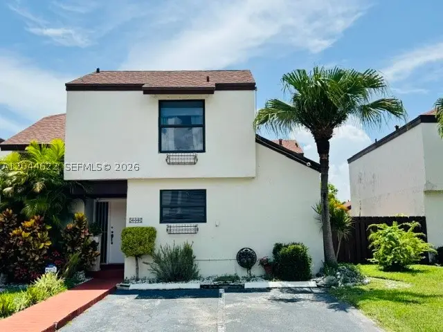 635 NW 97th Pl, Miami, FL 33172 - #1
