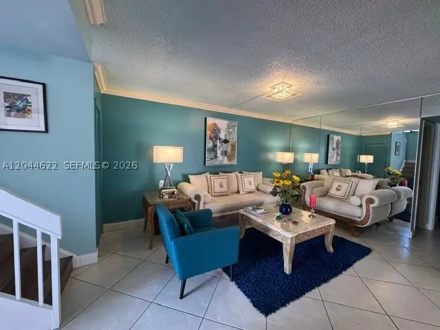 635 NW 97th Pl, Miami, FL 33172 - #2