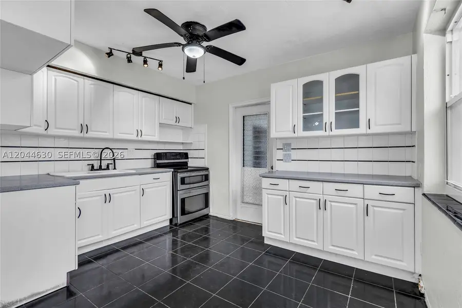 842 S 28th Ave, Hollywood, FL 33020 - #2