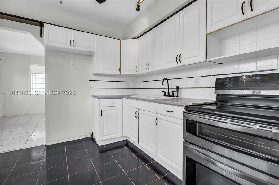842 S 28th Ave, Hollywood, FL 33020 - #3