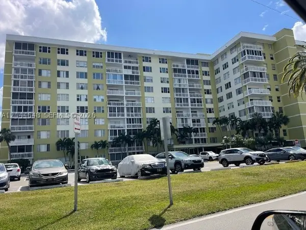 4400 Hillcrest Dr #701B, Hollywood, FL 33021