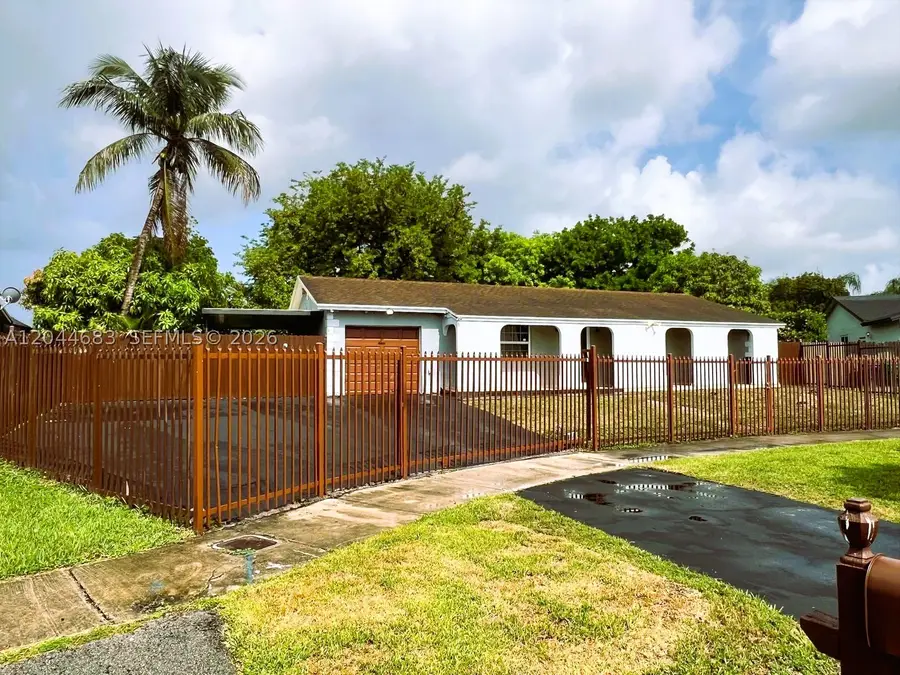 26080 SW 132nd Pl, Homestead, FL 33032 - #2
