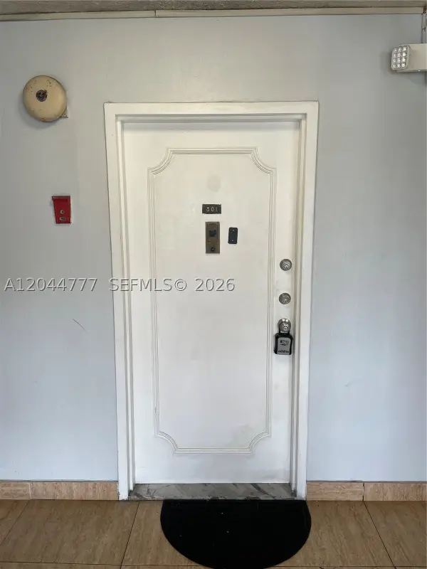 13685 NE 10th Ave #301, North Miami, FL 33161