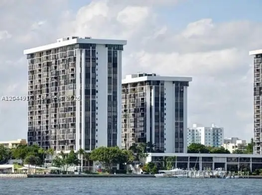 1901 Brickell Ave #B1614, Miami, FL 33129