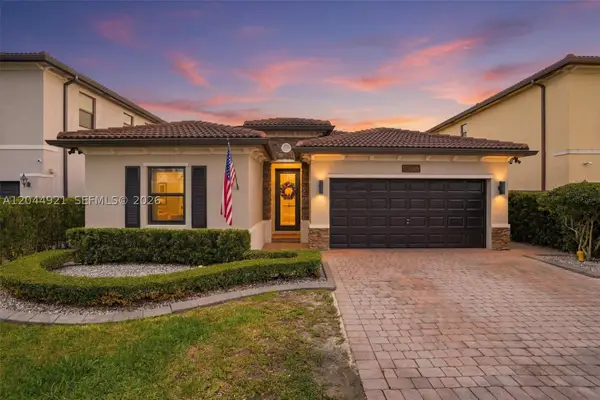 16572 SW 43rd Lane, Miami, FL 33185