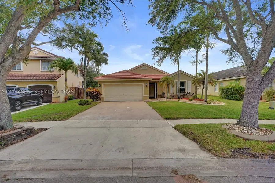 19473 NW 24th Pl, Pembroke Pines, FL 33029 - #2