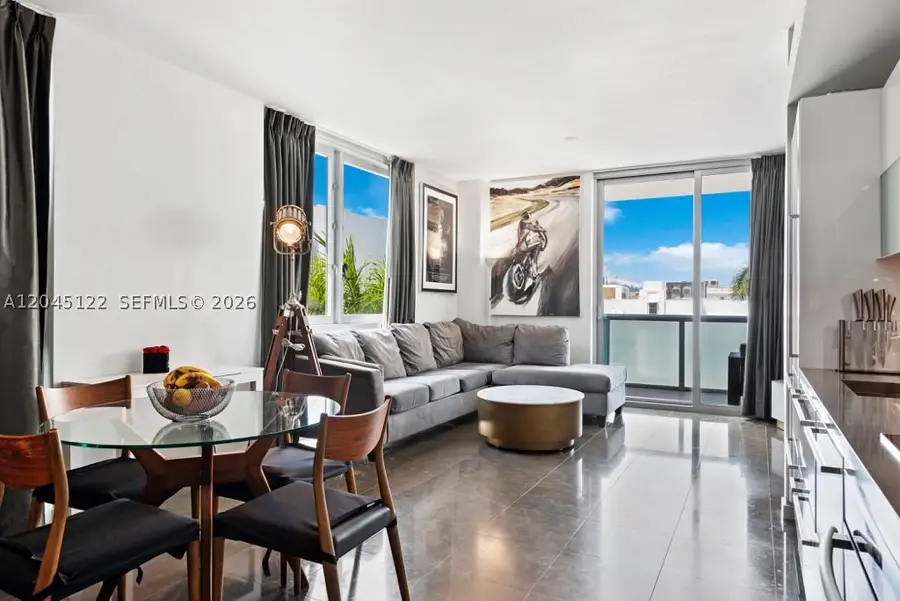 220 21st St #401, Miami Beach, FL 33139 - #3