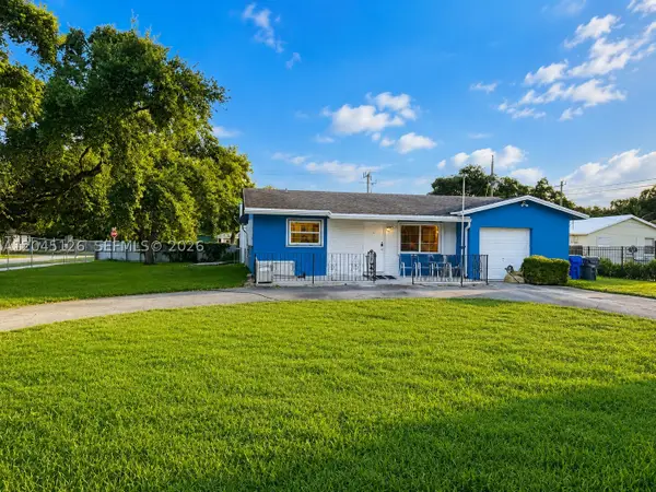 6145 Hayes St, Hollywood, FL 33024