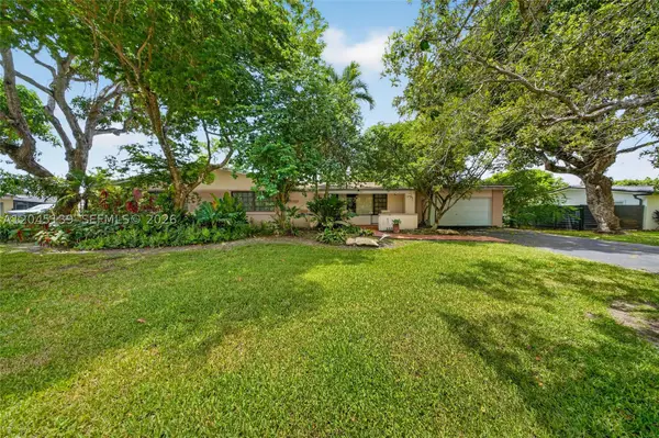 8340 SW 151st St, Palmetto Bay, FL 33158