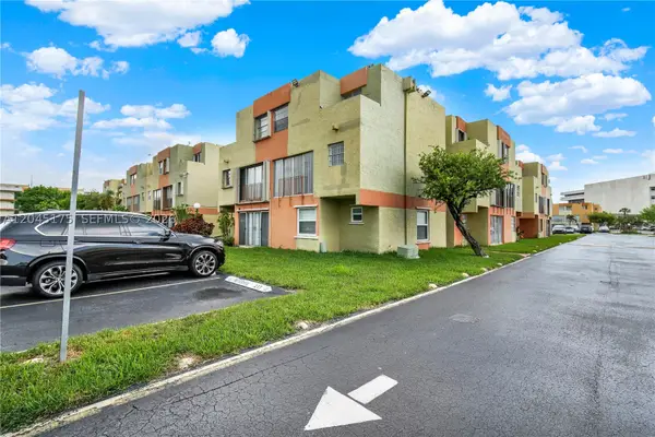 9390 W Flagler St #218F, Miami, FL 33174