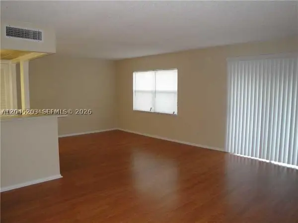 18111 NW 68th Ave #I208, Hialeah, FL 33015