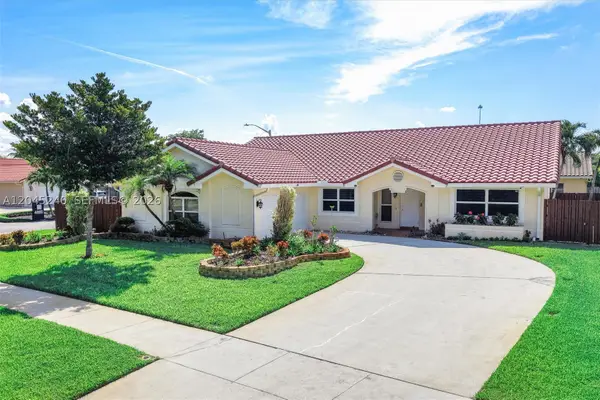 4870 Hawkes Bluff Ave, Davie, FL 33331