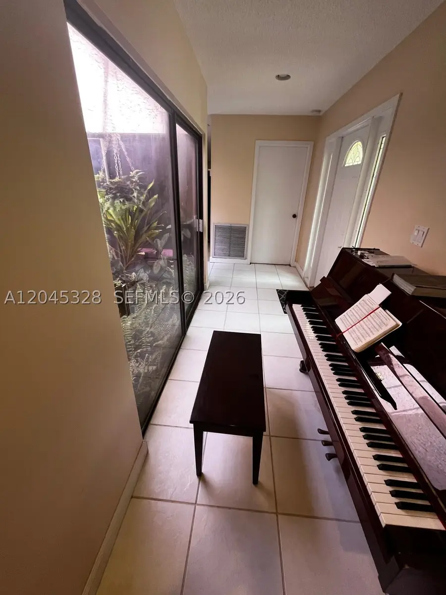 11540 NW 40th St, Coral Springs, FL 33065 - #2