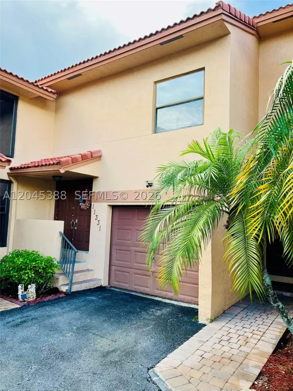 11331 SW 9th Ct, Pembroke Pines, FL 33025